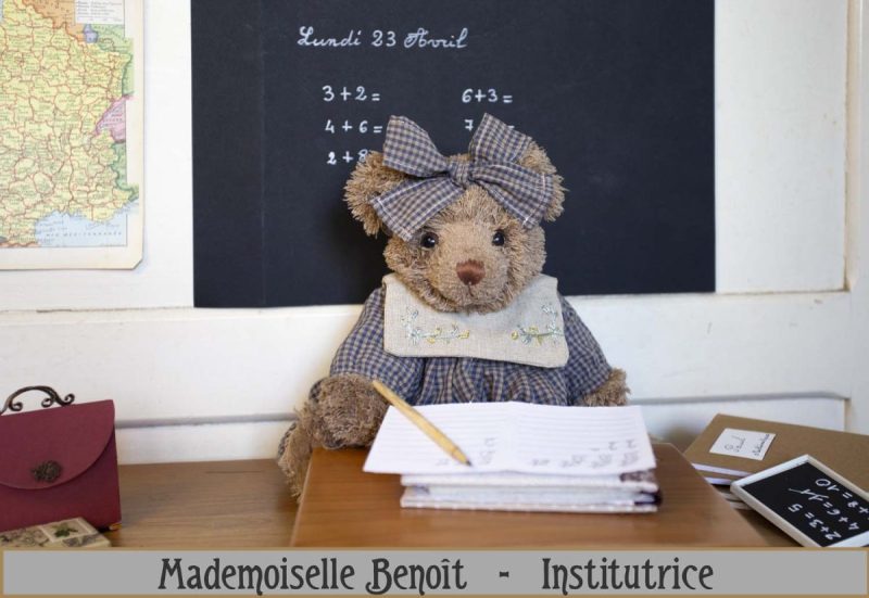 *Série métiers*      Mademoiselle Benoit - Institutrice